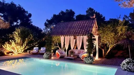 Villa with pool, Mediterranean garden and Bali style lounge area in Sol de Mallorca